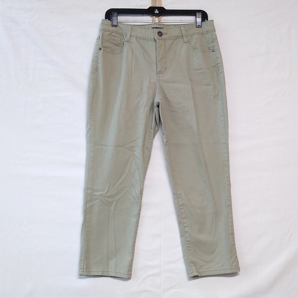 Bandolino Jeans Relaxed Fit Size 10 Missy 32x24 Style Name "Samantha Belt Roll" - Picture 1 of 12
